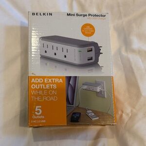 Belkin Surge Protector with USB Ports - White and Gray